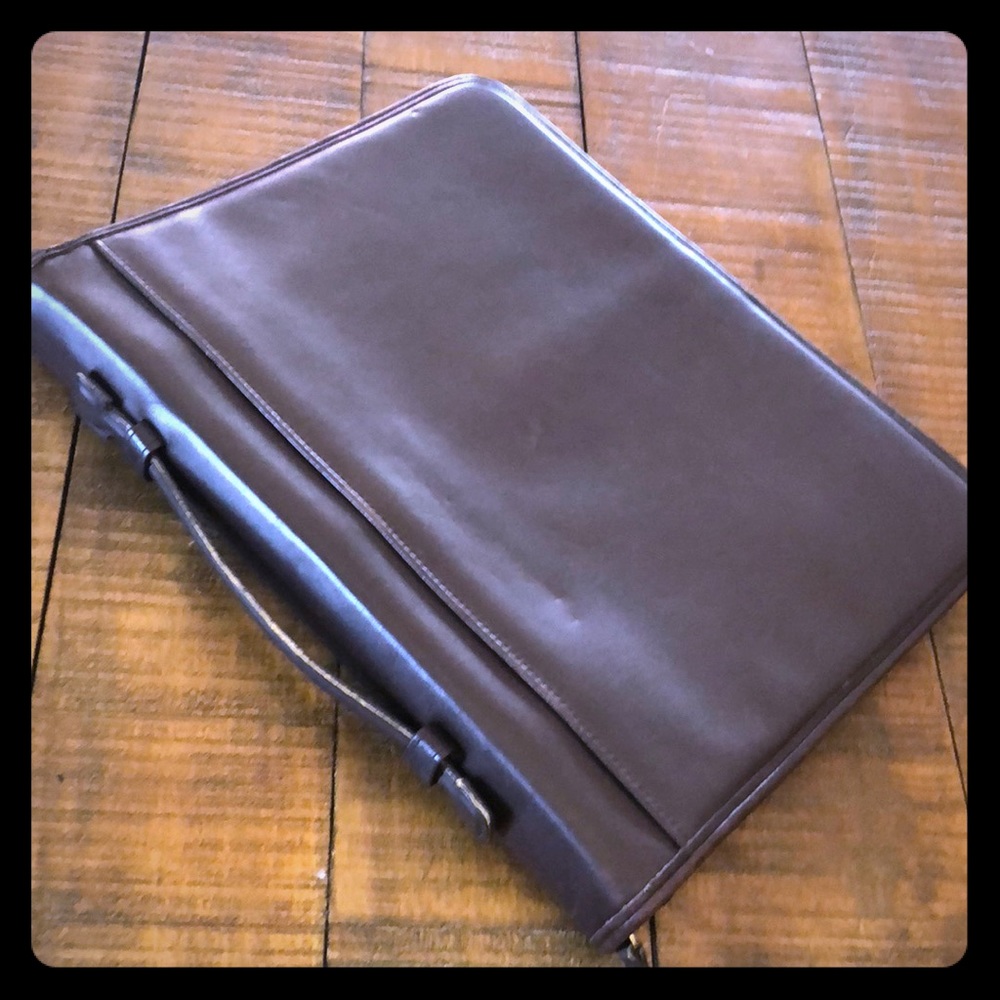 “Vintage” Coach Portfolio 💼